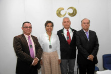 Ángel María Ocampo Cardona, presidente de la Academia Caldense de Historia; Isabel Cristina Bermúdez, Alonso Valencia Llano y Albeiro Valencia Llano.
