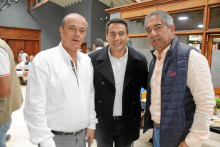 Juan Carlos Gómez, Jorge Eduardo Rojas, alcalde de Manizales; y Jorge Hernán Botero, gerente - director del periódico LA PATRIA.