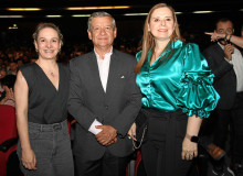 Paula Londoño Arias, Carlos Humberto Orozco Téllez, coordinador social Manizales; y Clara Inés Estrada Ramírez.