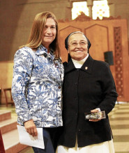Beatriz Eugenia Pardo Trujillo, directora ejecutiva de la Fundación Obras Sociales Betania, y hermana Martha Lucía Andrade, exvicecanciller de la UCM.