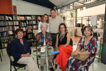 Arriba: Ana Muñoz y Jhon Jairo Plata. Abajo: Beatriz Güesguar, Fanny Parra, Paula Bernal y Adriana Suárez.