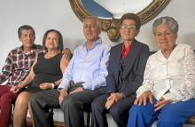 Hermanos: Luis Humberto, Aura Olinder, Arturo, Ruby Amparo y Lucila Otálvaro.